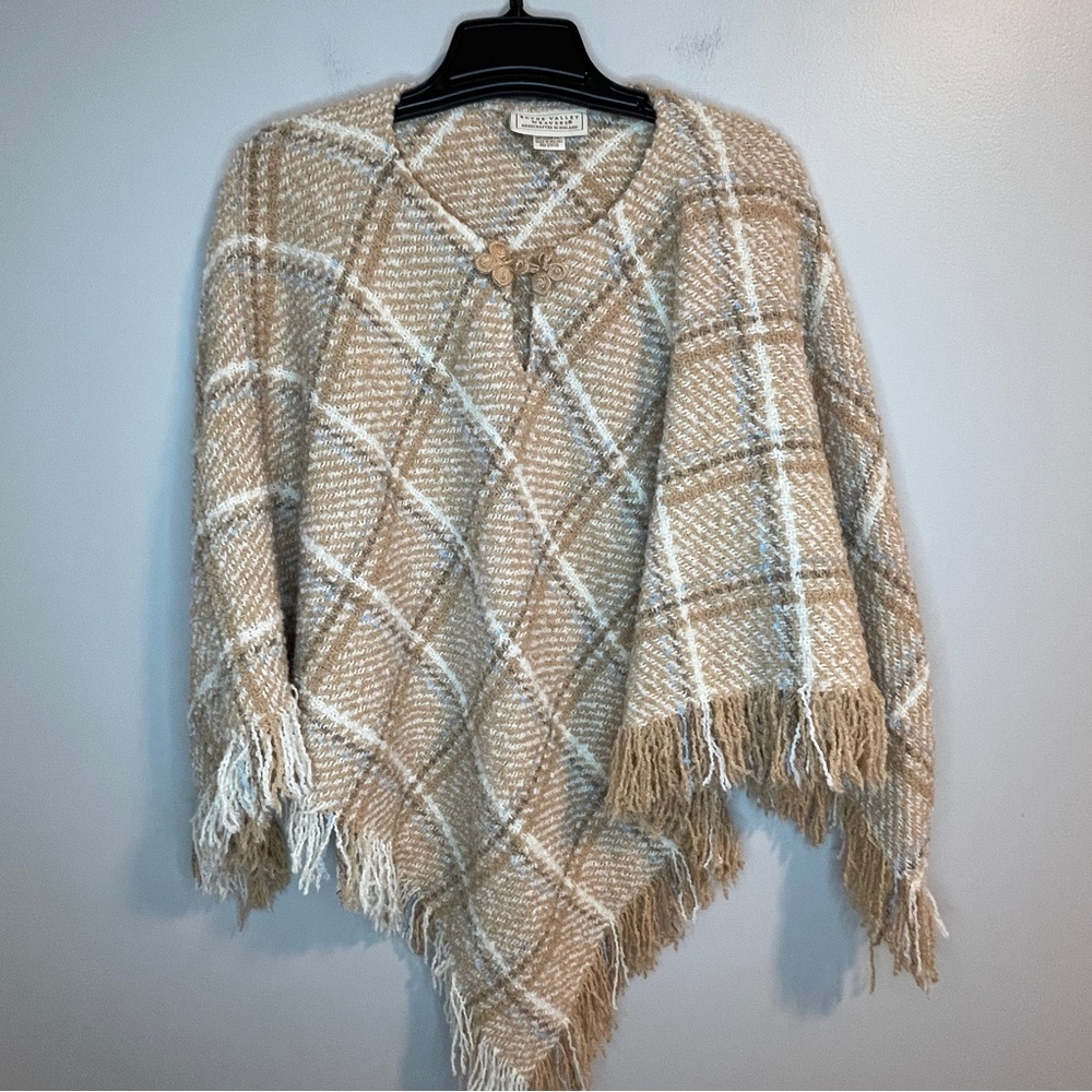 Boyne Valley Weavers Handcrafted in Ireland Chic Beige Plaid Fringed Poncho
